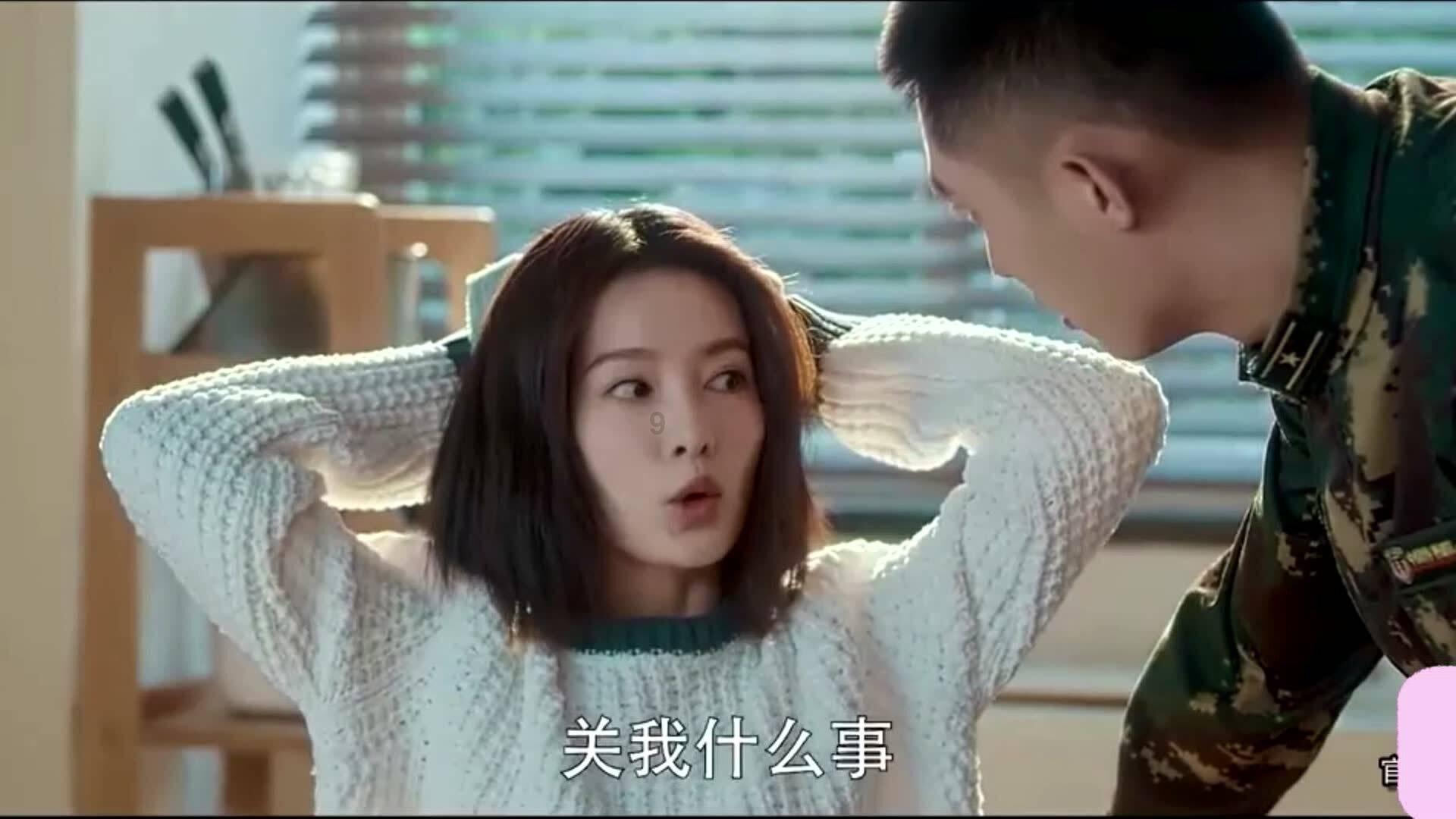 外地游客逛早市遇鱿鱼“刺客”，市场管理员霸气撑腰：“你砸我们早市碗，我砸你的锅！”